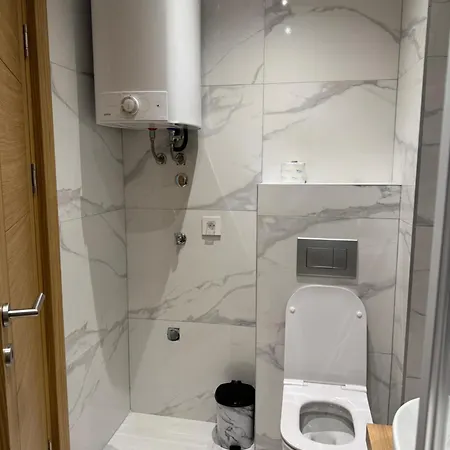 Balkan Square Apartment *